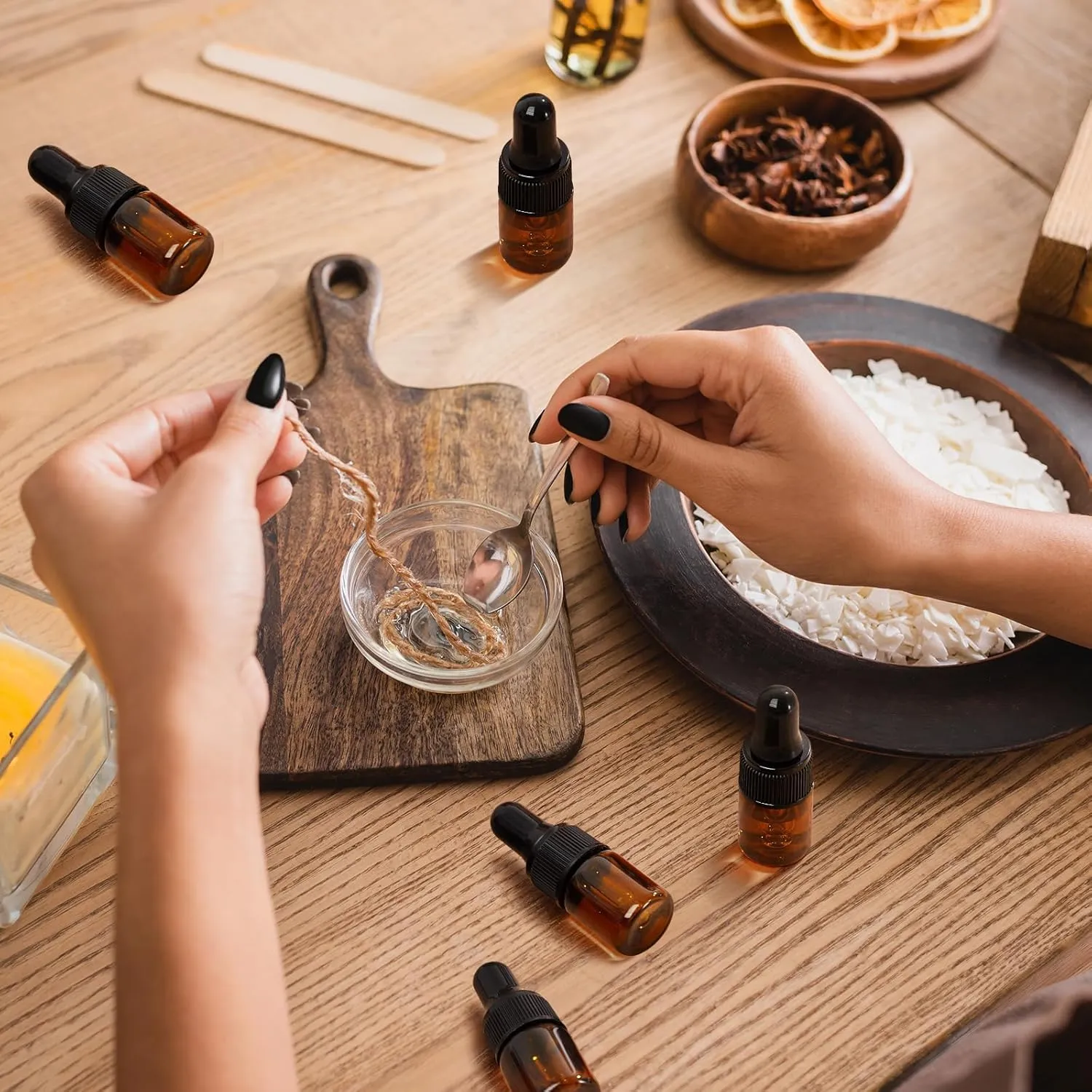 200 Pcs Mini Glass Dropper Bottles Mini Sample Bottles Small Sample Vials with Lid for Traveling Essential Oils Cosmetic Liquid Perfume(2 ml,Amber)