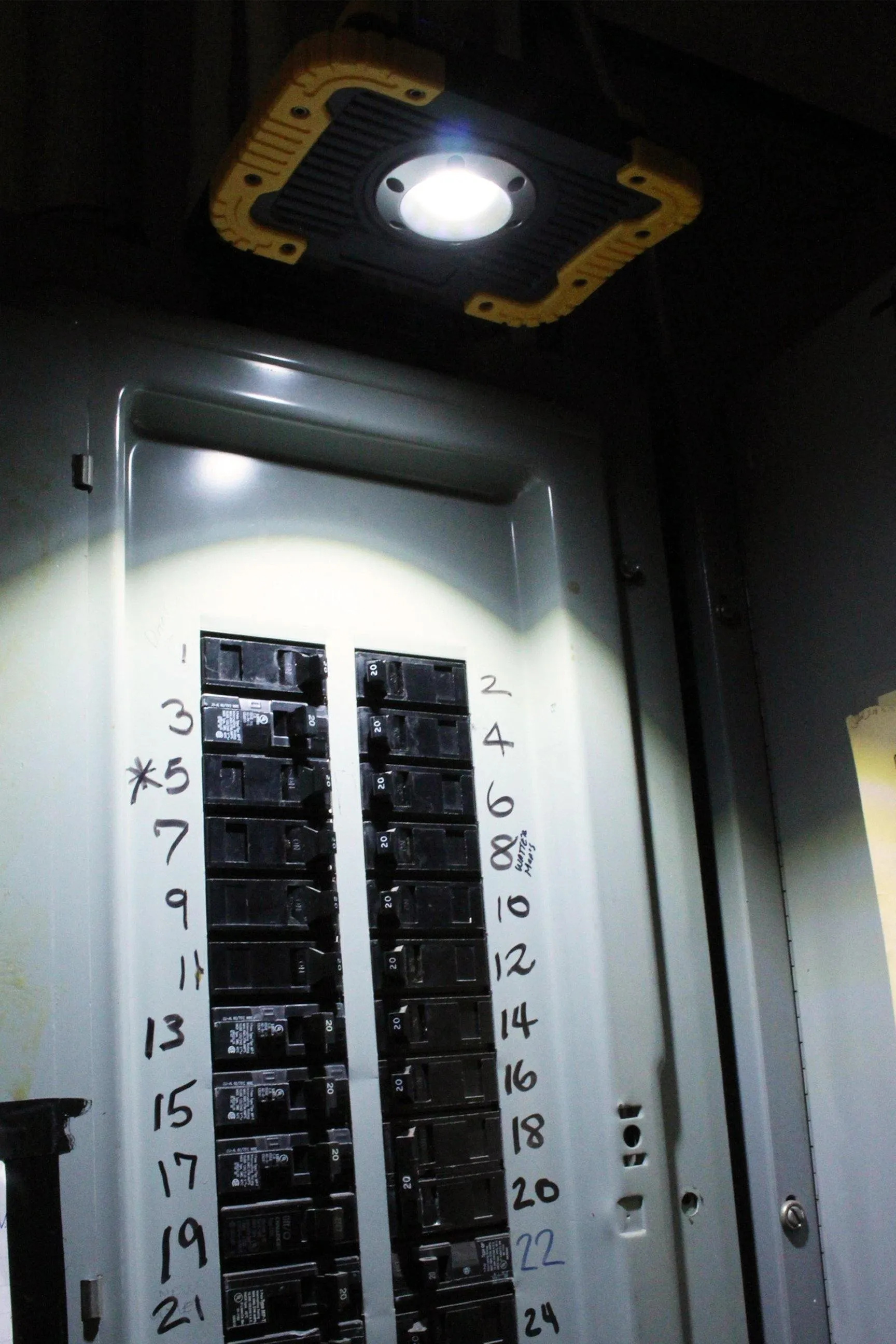 6W Rechargeable LED Work Light in Yellow