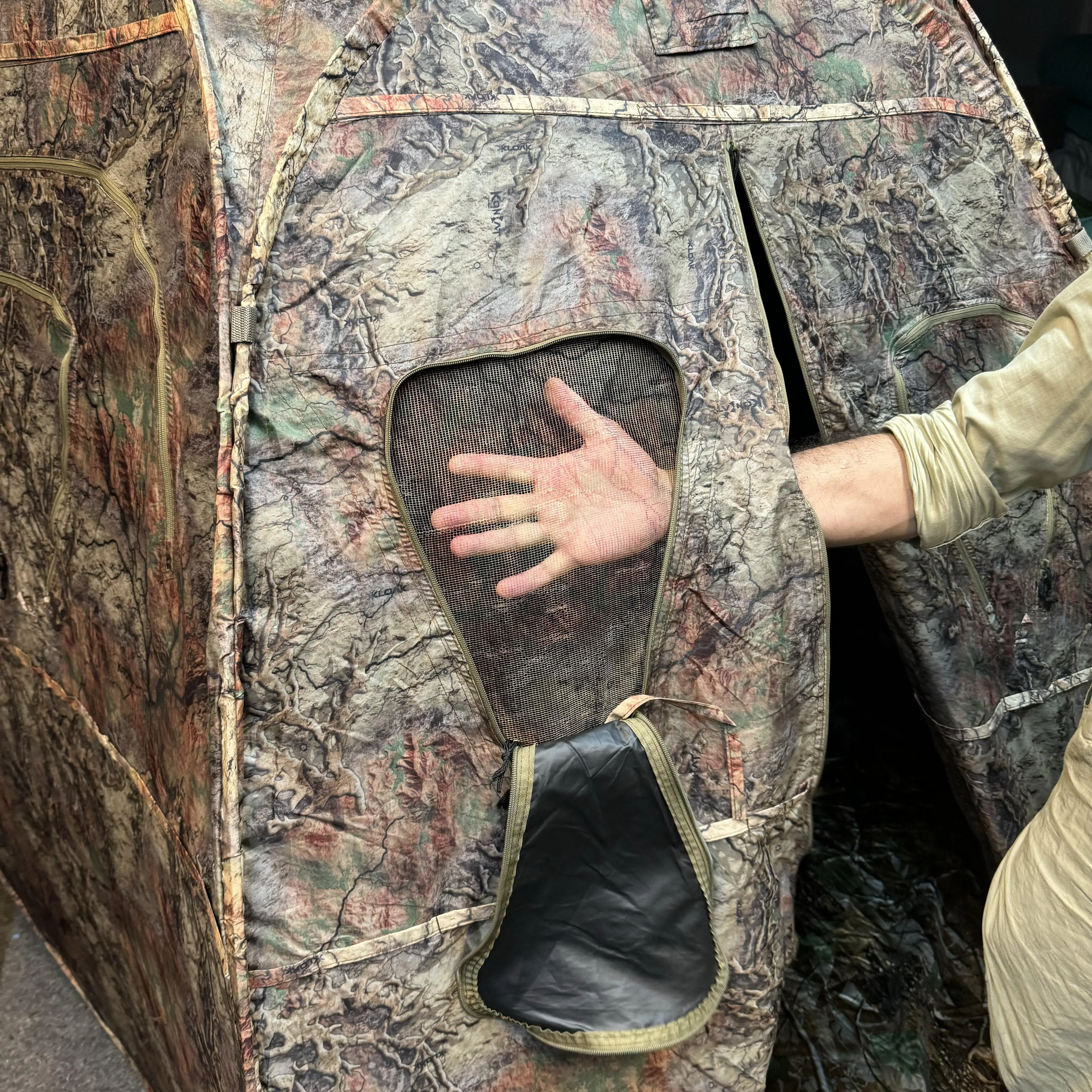 American Lot Imported 6-Person Camouflage Tent