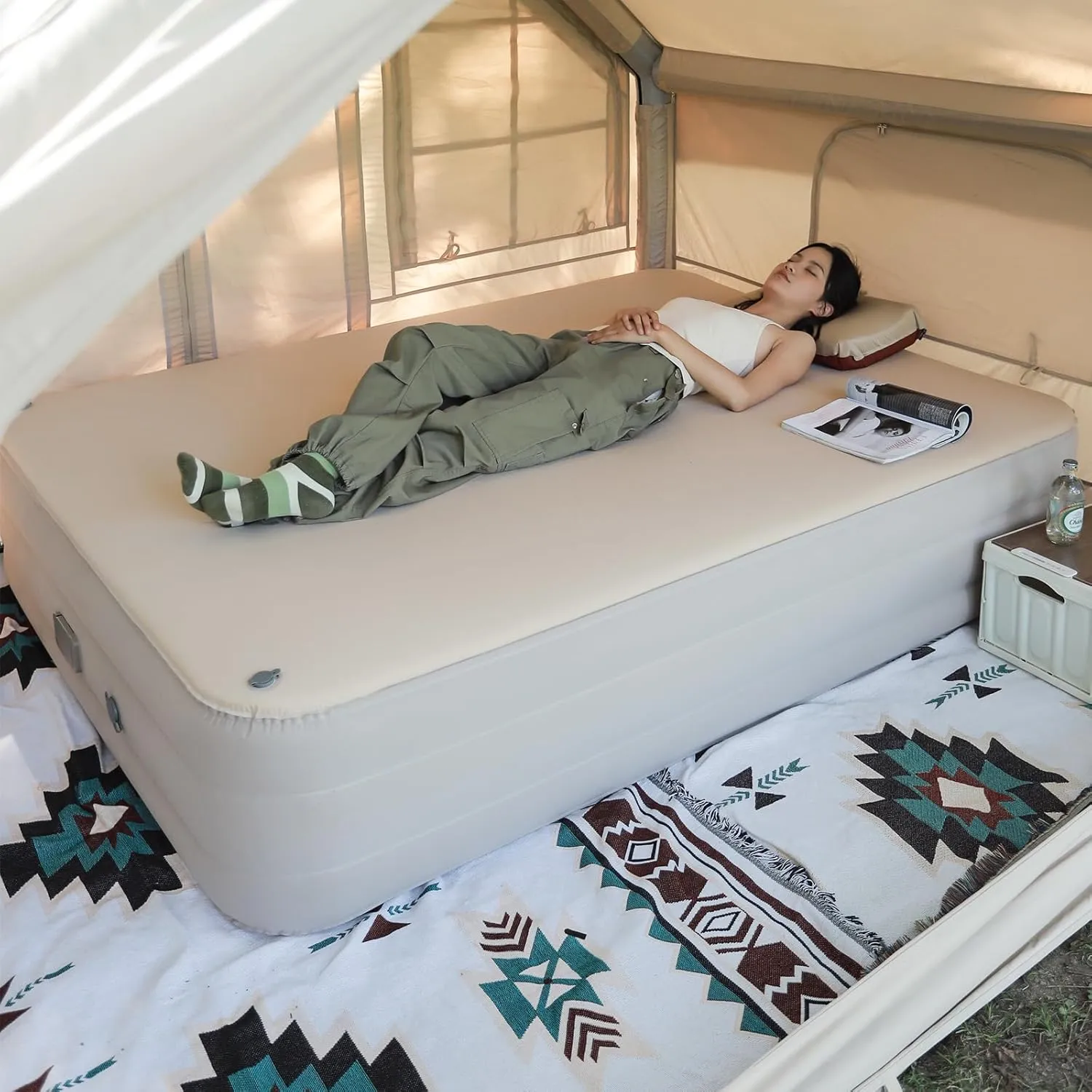 Camping Air Mattress with Electric Pump Self-Inflatable Mattress Blow Up Camping Mat Queen Size Twin Foam Sleeping Mat Airbed for Camping Travel Outdoor Home Guests