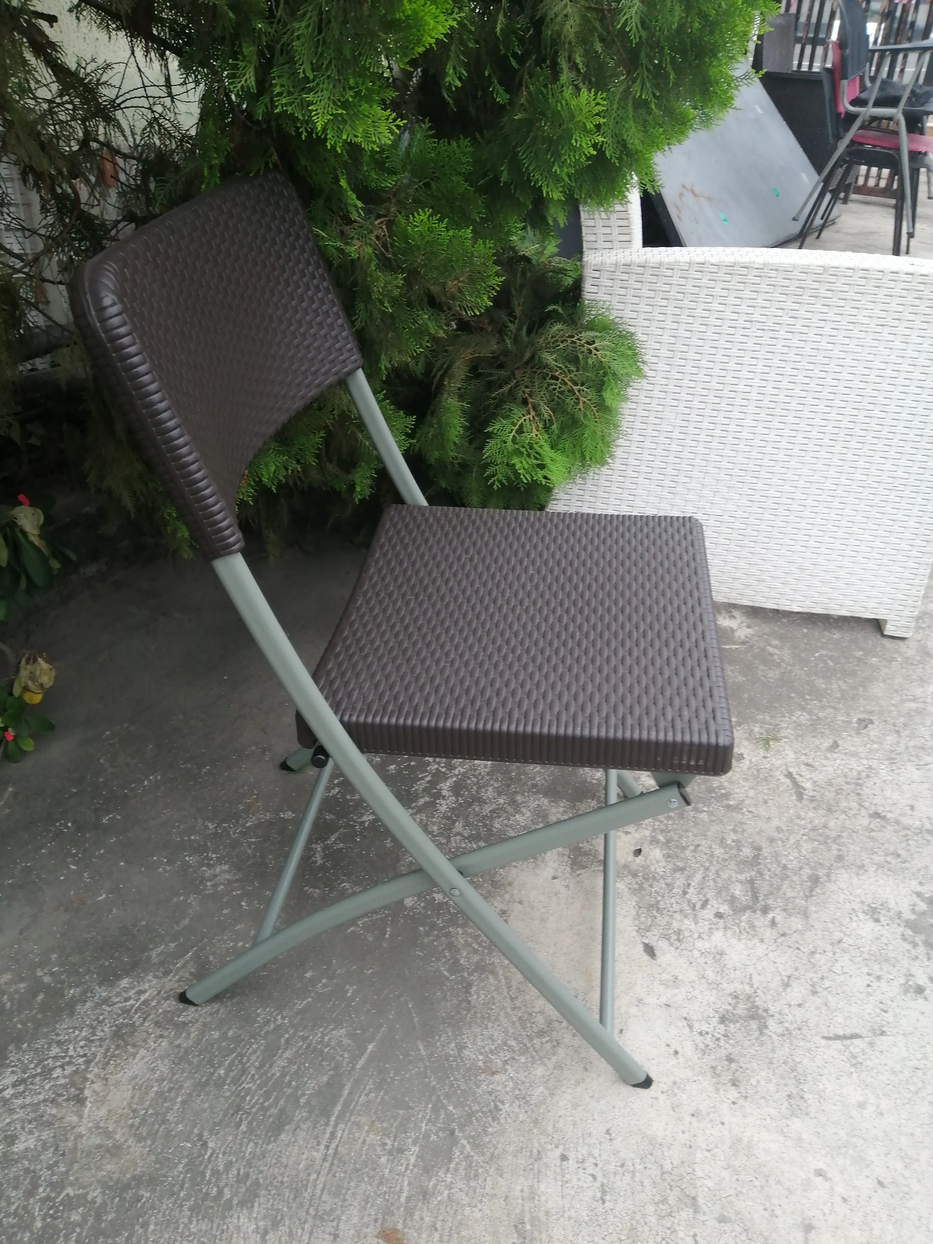 Coffee brown Foldable plastic chair