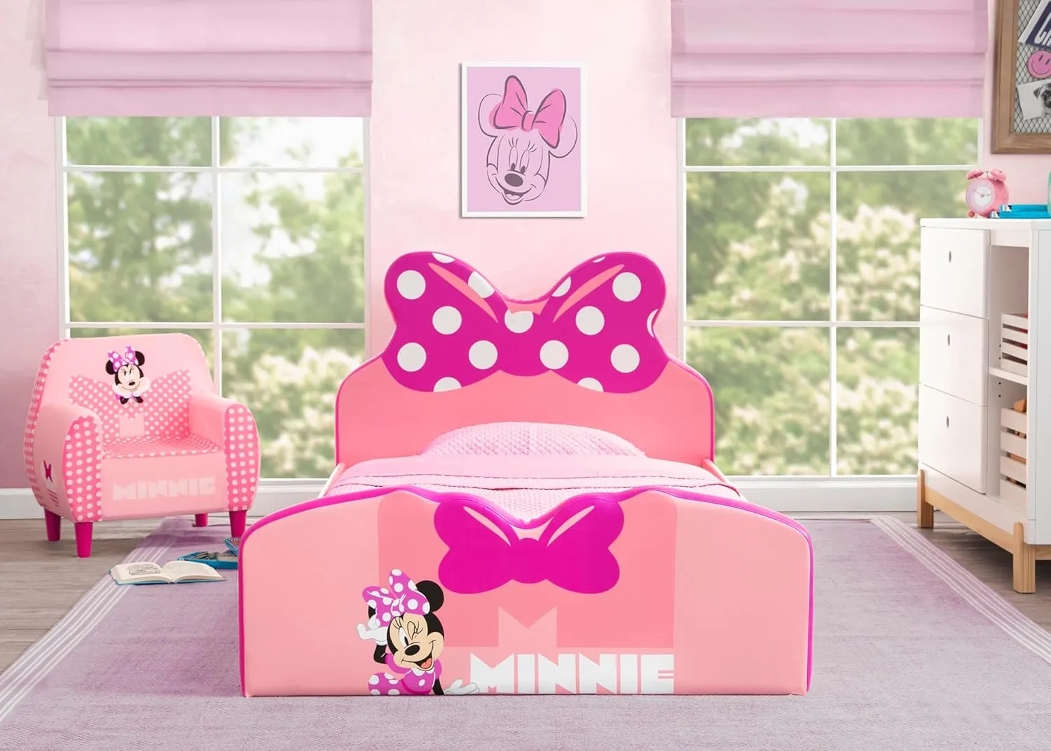 Delta Children - Disney Minnie Mouse Foam Chair for Kids, Pink