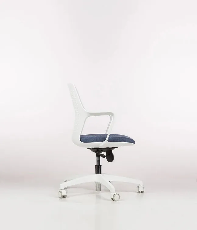 Gemina 141 Visitor Chair with Spider Base