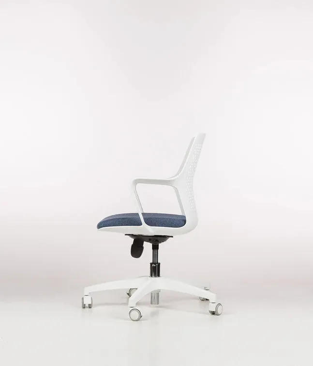 Gemina 141 Visitor Chair with Spider Base