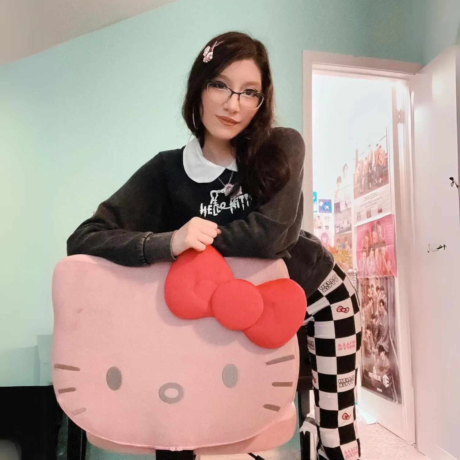 Impressions Vanity Hello Kitty Kawaii Swivel Vanity Chair for Makeup Room, Adjustable Height Desk Chair with Wheels Rolling, Comfy Polyurethane Foam Back Armless Chair for Dorm (Pink)