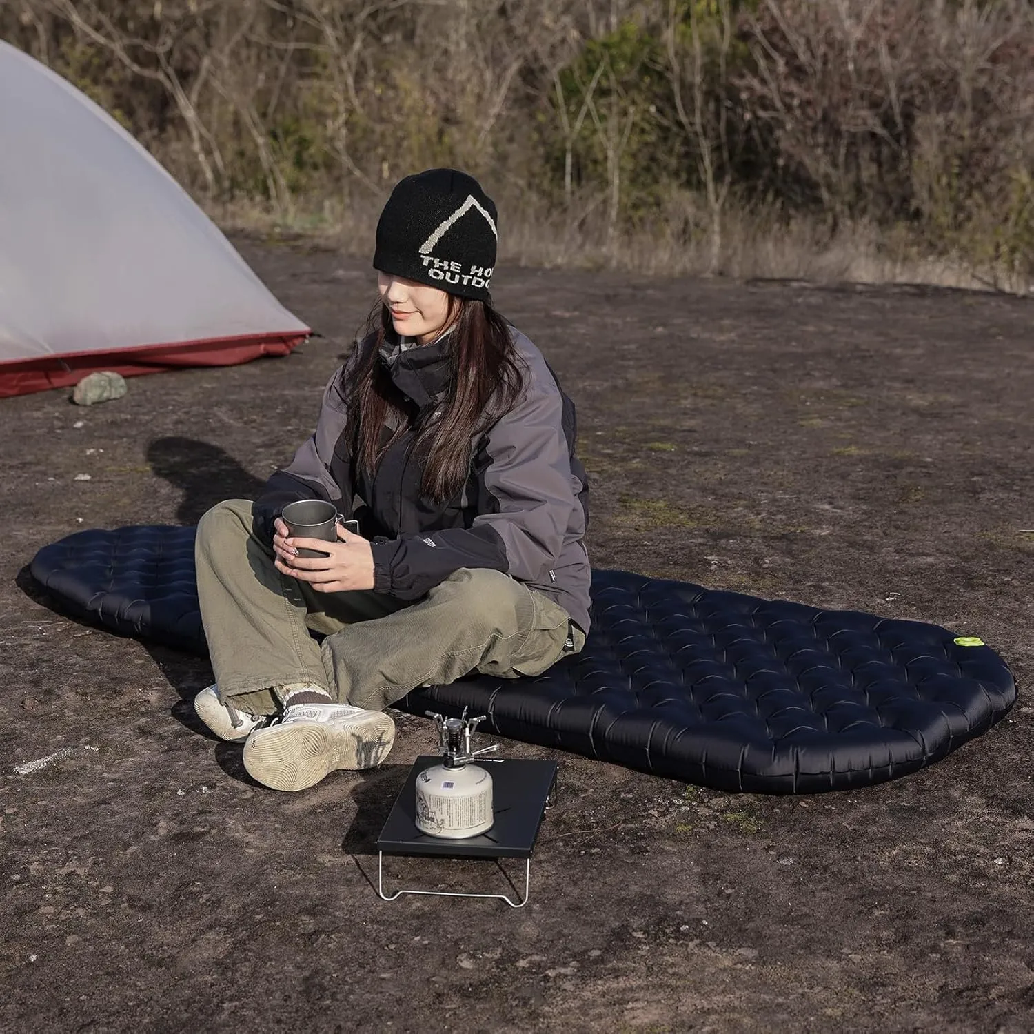Inflatable Sleeping Pad for Camping Insulated Ultralight Compact Durable Waterproof Sleeping Mat for Outdoor Backpacking Hiking Camping Mat with Inflatable Bag R6.5