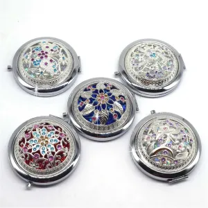 Mini Makeup Mirror 5pcs Silver Hollow Pocket Mirror Mini Metal Double-Side Folding Cosmetics Mirrors for Personalized Wedding Gifts for Daily