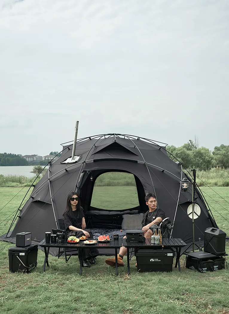 Mobi Garden Commander 185 3- 4 person - Black