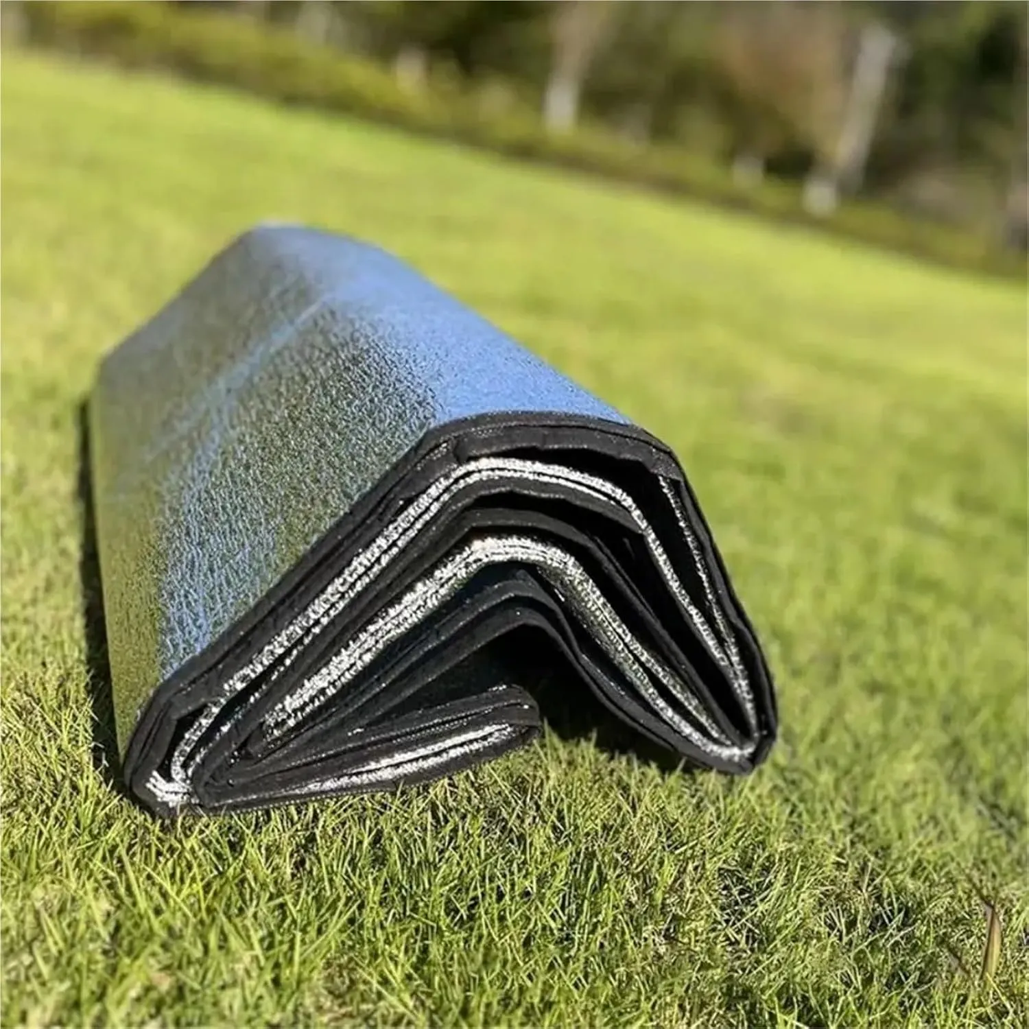 Picnic Blanket Thermal Camping Mat Light Tent Footprint Waterproof Picnic Beach Pad Insulation Foam Mat Outdoor Picnic Mat (Silver 200x300cm)