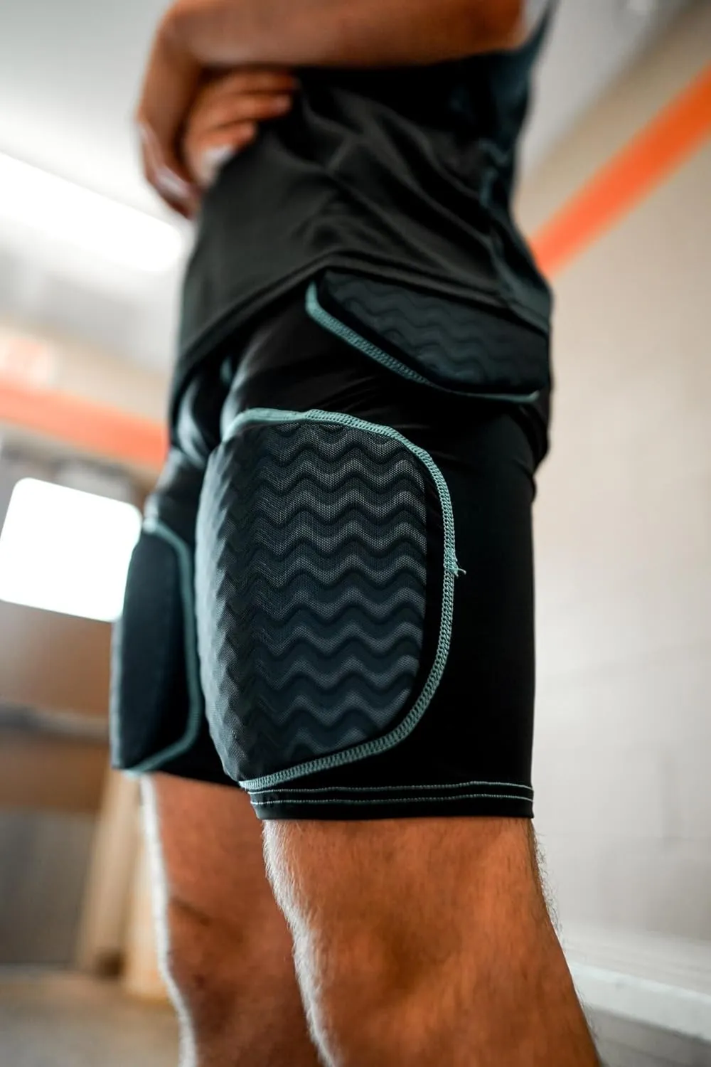 Sports Unlimited 5 Pad Integrated Mens Football Girdle 2.0 - Adult Football Girdle for Men with Pads - Padded Compression Shorts for Basketball, Lacrosse, Other Sports