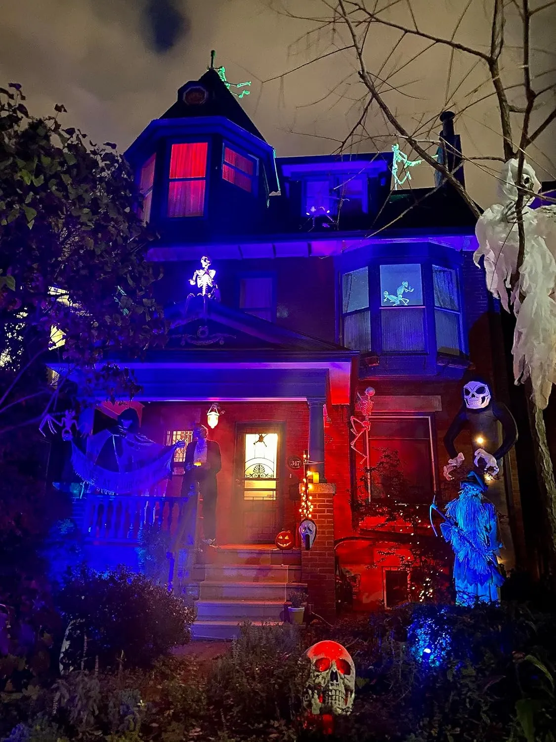 【Upgraded Flame】 LED Flame Light Bulbs, 4 Modes Flickering Light Bulbs with Upside Down Effect, E26 Fire Light Bulb for Halloween Christmas Party Porch Patio Indoor Outdoor Decoration, Blue